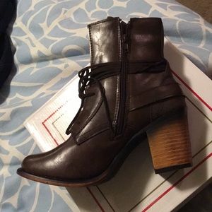 Ankle heel boots